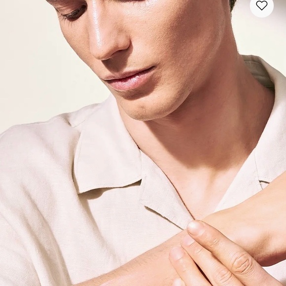 Clé de Peau Beauté UV Protective Emulsion